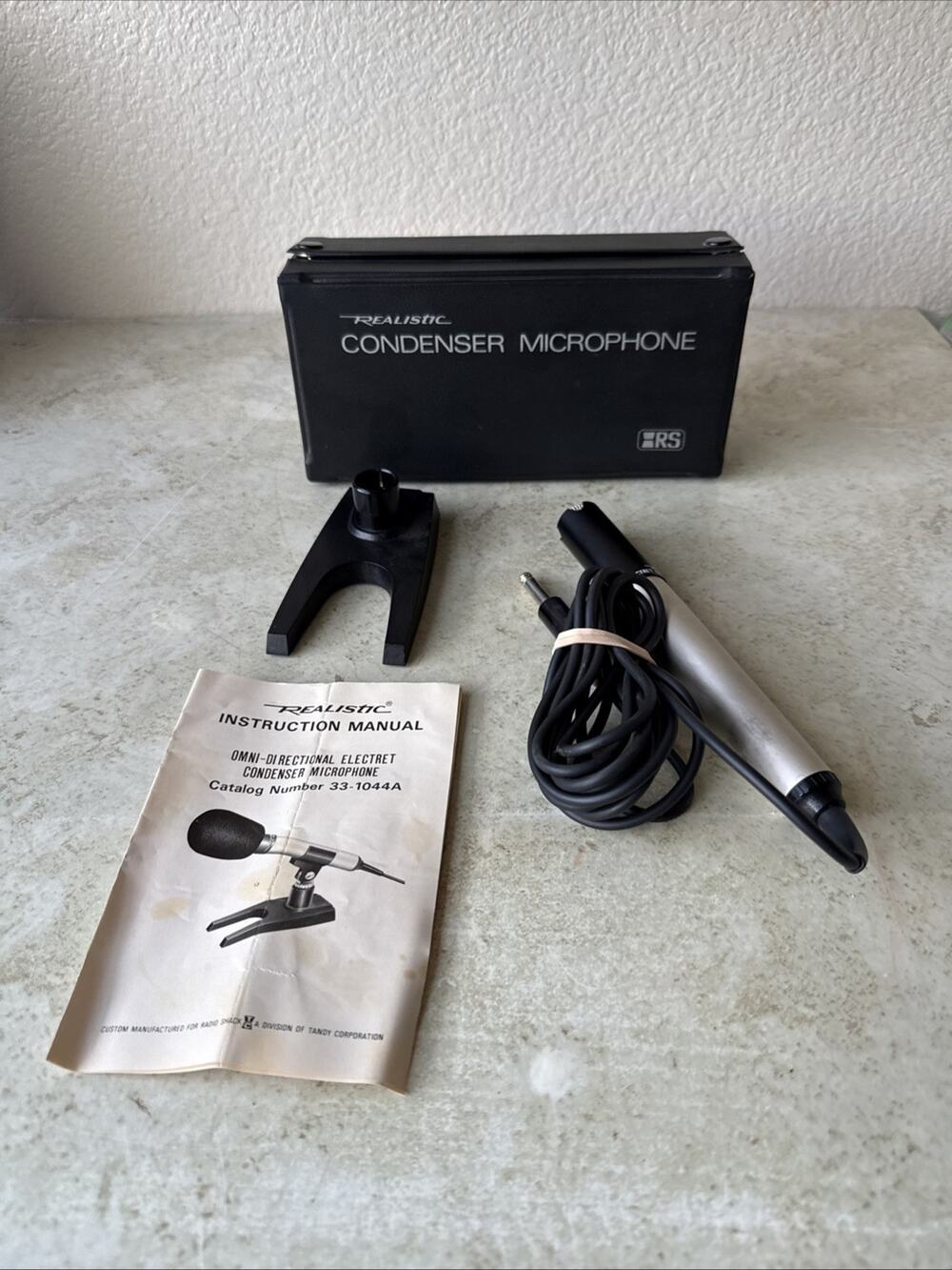 REALISTIC 33-1044A Condenser Microphone w/ Stand Cover Case Manual - Untested